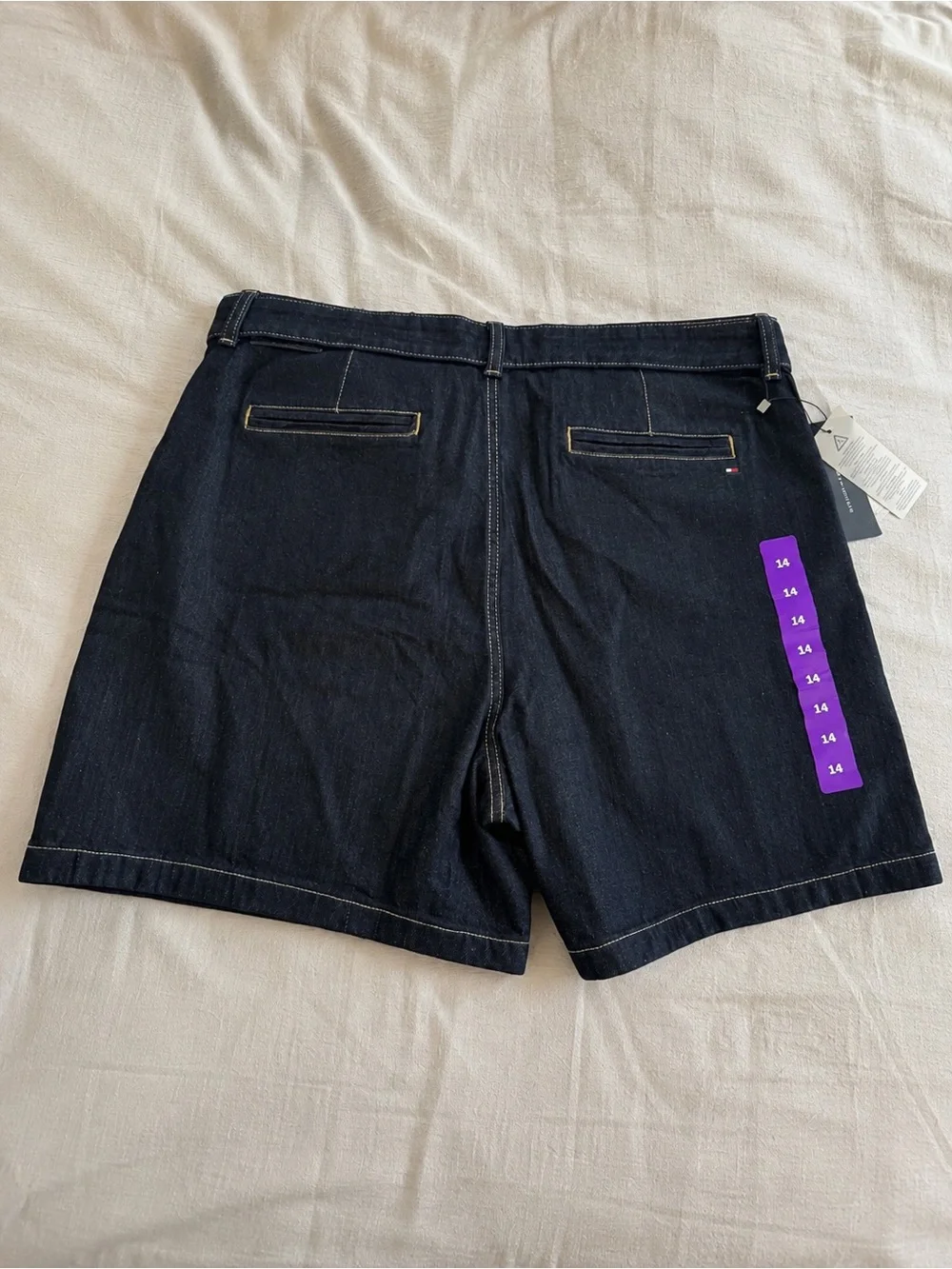 Tommy Hilfiger Rigid Denim Belted Shorts – Size 14 (Women’s)